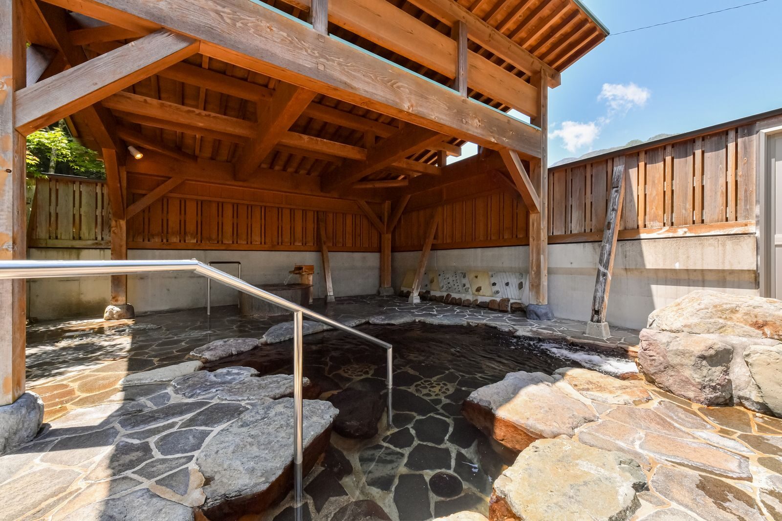 Open-air bath house